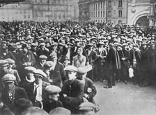 The new French armies: Conscripts and volunteers waiting to enrol for service 1915