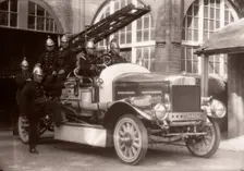 The new Rowntree Cocoa Works fire-engine The Merryweather, York,Yorkshire, 1929