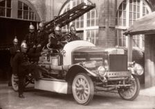 The new Rowntree Cocoa Works fire-engine The Merryweather, York,Yorkshire, 1929