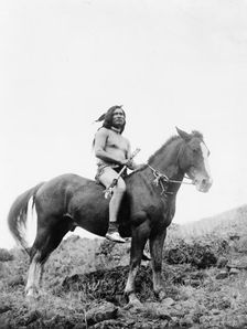 The old-time warrior-Nez Percé, c1910. Creator: Edward Sheriff Curtis