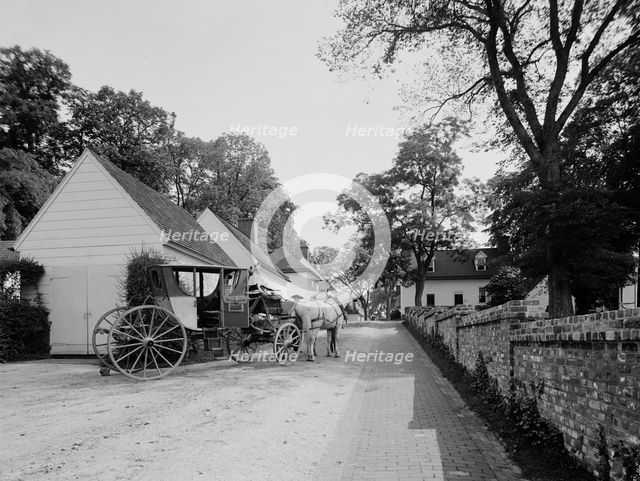 The Old English coach at Mt. Vernon, between 1900 and 1920. Creator: Unknown.