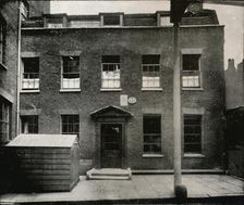 The Old Farm-House at Tottenham Court Road c1913