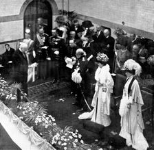The opening of the New Manchester Royal Infirmary: the King and Queen on the platform..., 1909. Creator: Warwick Brookes