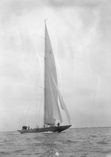 The America's Cup challenger Endeavour 1934. Creator: Kirk & Sons of Cowes