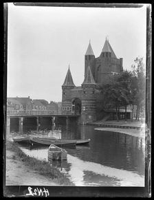 The Amsterdamse Poort, Haarlem, the Netherlands, 1906-1917. Creator: George Crombie