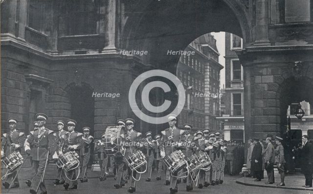 The Artists' Rifles' Drum and Fife Band in the courtyard  of Burlington House, circa mid-1930s. Creator: Unknown.