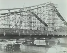 The building of the new Chelsea Bridge, London, 1937