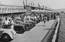 The busy pits: before the start of Le Mans 24-hour Race 1937