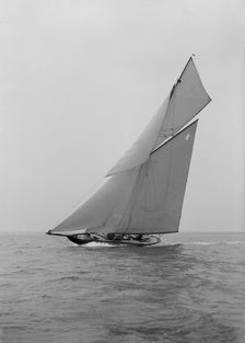 The beautiful 52 ft cutter Sonya sailing close-hauled, 1913. Creator: Kirk & Sons of Cowes