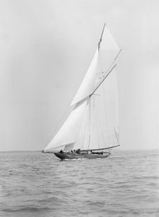 The beautiful 52 ft cutter Sonya sailing close-hauled, 1913. Creator: Kirk & Sons of Cowes