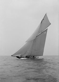 The beautiful 52 ft cutter Sonya sailing close-hauled, 1913. Creator: Kirk & Sons of Cowes