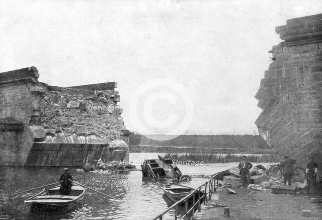 The bridge at Trilport, 1st Battle of the Marne, France, 5-12 September 1914. Artist: Unknown