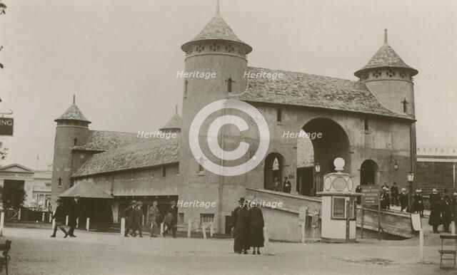 The British Empire Exhibition, old London Bridge, 1924. Artist: Unknown