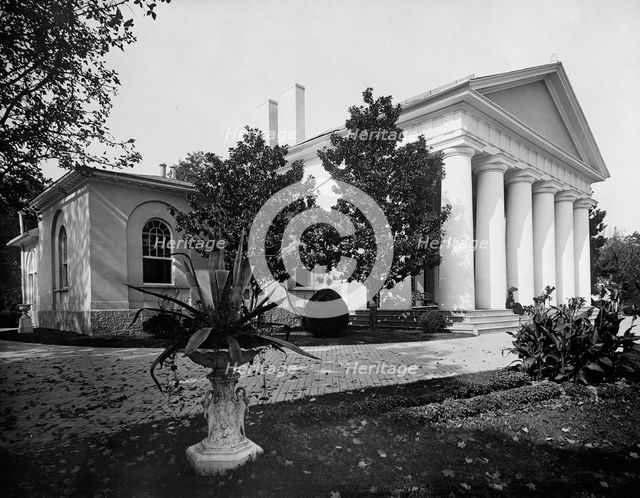 The Custis-Lee Mansion (i.e. Arlington House, the Robert E. Lee Memorial), Arlington, Va., (1900?). Creator: Unknown.