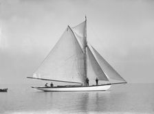 The cutter Wenda in light winds, 1912. Creator: Kirk & Sons of Cowes
