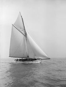 The cutter Grisette sailing close-hauled, 1913. Creator: Kirk & Sons of Cowes