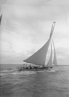 The cutter Nanette sailing close-hauled, 1911. Creator: Kirk & Sons of Cowes