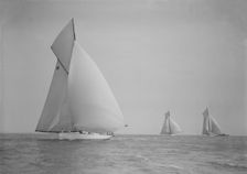 The cutter Onda sailing under spinnaker, 1911. Creator: Kirk & Sons of Cowes