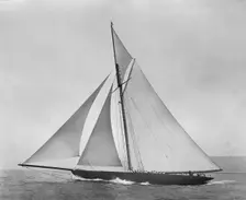The cutter Shamrock beating to windward. Creator: Kirk & Sons of Cowes