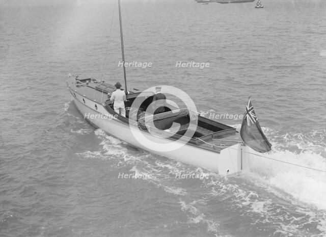 The cabin cruiser 'Minnehaha', 1914. Creator: Kirk & Sons of Cowes.
