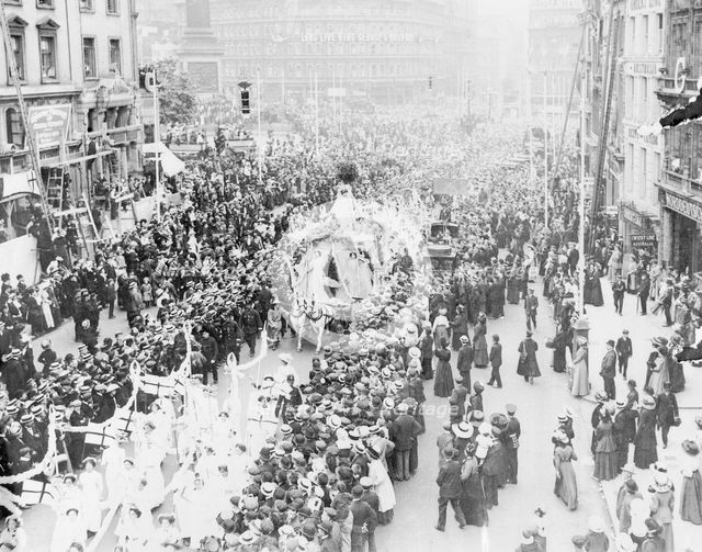 The 'Car of Empire' on the Women's Coronation Procession, London, 17th June 1911. Creator: Unknown.