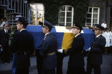 The coffin of King Gustaf VI Adolf of Sweden, 15 September 1973