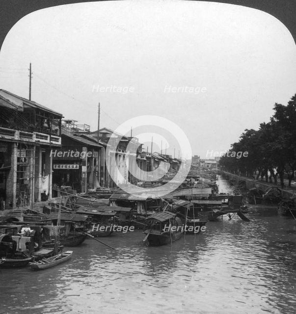 'The crowded canal, from the English Bridge', Canton, China, 1901. Artist: HC White