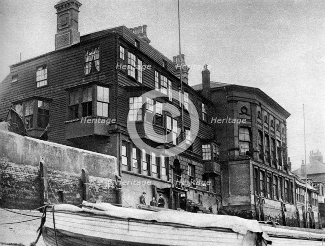 The Crown and Sceptre Inn in Greenwich, London, 1926-1927. Artist: Unknown