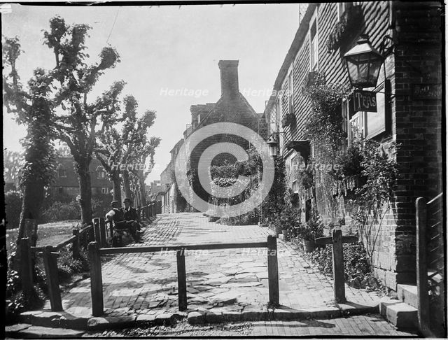 The Crown Inn, Groombridge, Speldhurst, Tunbridge Wells, Kent, 1911. Creator: Katherine Jean Macfee.