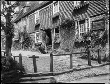 The Crown Inn, Groombridge, Speldhurst, Tunbridge Wells, Kent, 1911. Creator: Katherine Jean Macfee