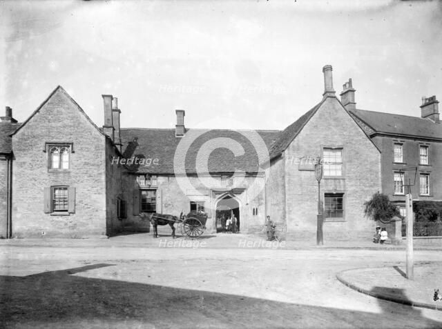 The Crown Inn, Shipton Under Wychwood, Oxfordshire, c1860-c1922. Artist: Henry Taunt