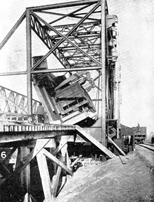 The dumper that overturns a coal-truck every two minutes...remarkable machine..., 1909. Creator: Blauvelt