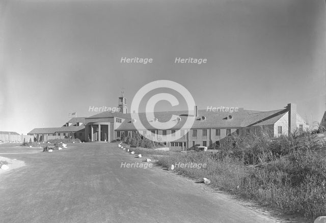 The Dunes Club, Narragansett, Rhode Island, 1939. Creator: Gottscho-Schleisner, Inc.