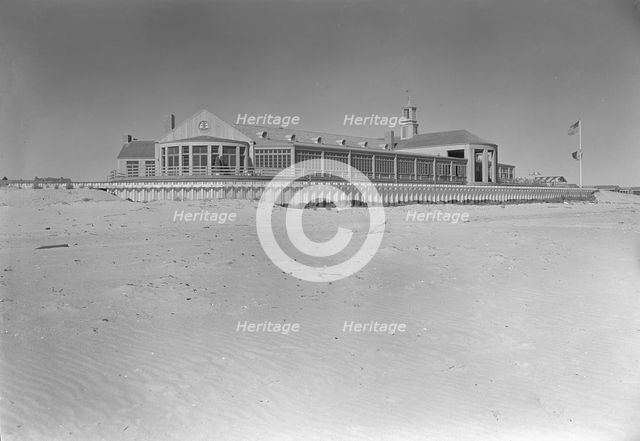 The Dunes Club, Narragansett, Rhode Island, 1939. Creator: Gottscho-Schleisner, Inc.