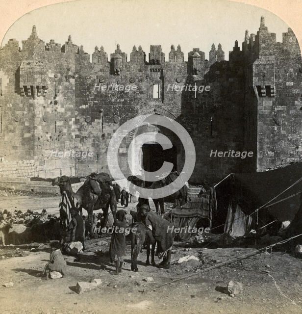 The Damascus gate, the nothern entrance to Jerusalem, Palestine, 1899.Artist: Underwood & Underwood
