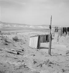 The Dazey place, Homedale district, Malheur County, Oregon, 1939. Creator: Dorothea Lange