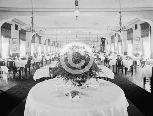 The Dining room, Hotel Kaaterskill, Catskill Mountains, N.Y., between 1900 and 1905. Creator: William H. Jackson.