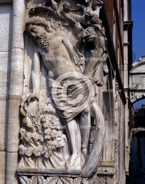  'The Drunkenness of Noah', sculpture of 1404, capital of the angle of the lower gallery of the f…