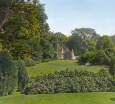 "The Elms," Edward Julius Berwind, 367 Bellevue Avenue, Newport, Rhode Island, 1914. Creator: Frances Benjamin Johnston