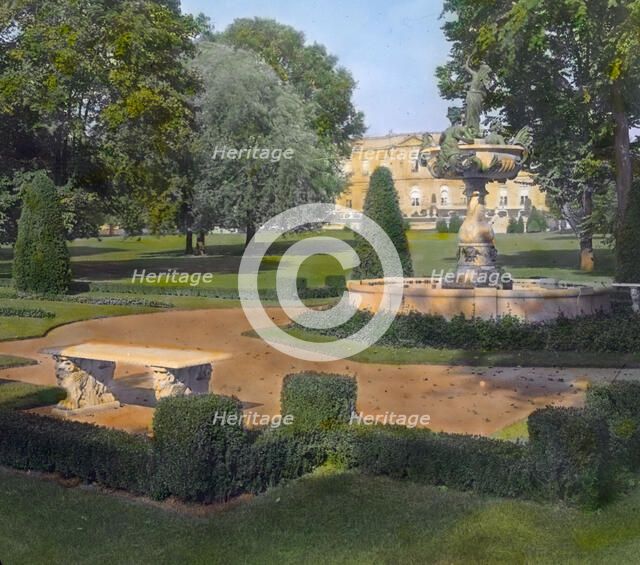 "The Elms," Edward Julius Berwind, 367 Bellevue Avenue, Newport, Rhode Island, 1914. Creator: Frances Benjamin Johnston.