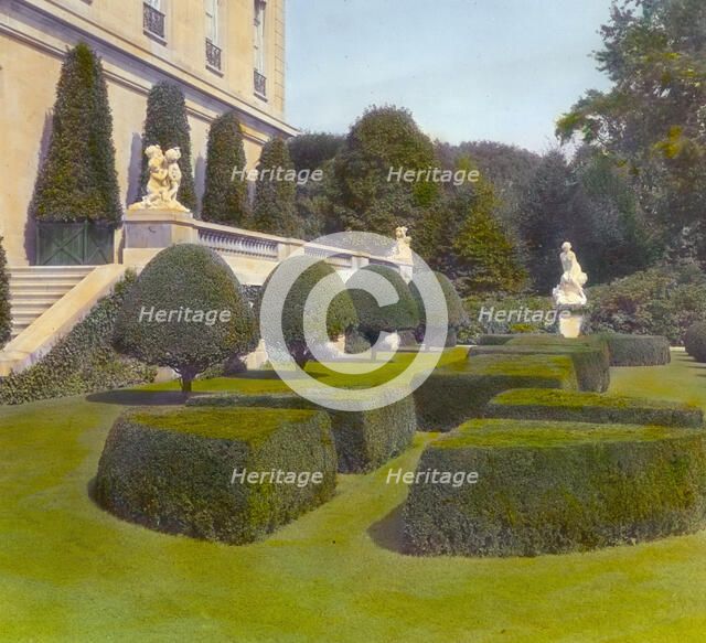 "The Elms," Edward Julius Berwind, 367 Bellevue Avenue, Newport, Rhode Island, 1914. Creator: Frances Benjamin Johnston.