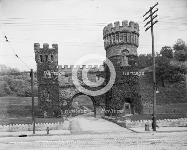 The Elsinore Tower gate, Eden Park, Cincinnati, Ohio, c.between 1900 and 1910. Creator: Unknown.