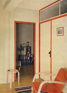 The entrance hall to Dr. H. J. Modrey's flat at Highfield Court 1936