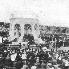 The Federation of Australia, 1901...Signing the Oath by Lord Hopetoun at Sydney... 1901. Creator: Unknown