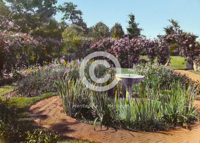 "The Fens," Lorenzo Easton Woodhouse house, Huntting Lane, East Hampton, New York, 1914. Creator: Frances Benjamin Johnston.