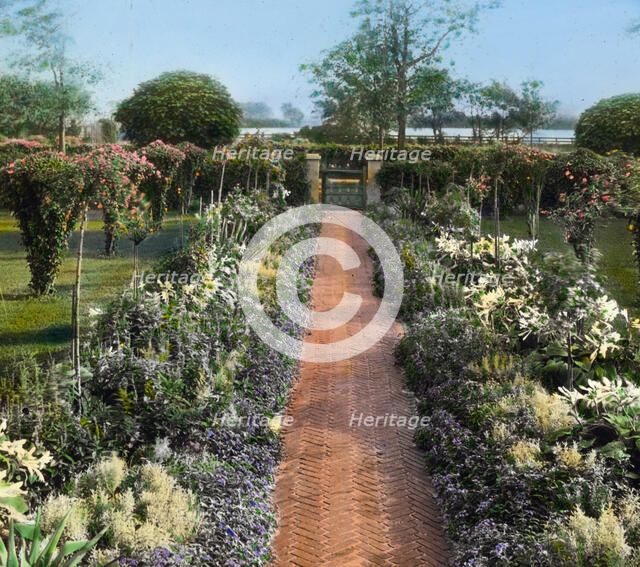 "The Fens," Lorenzo Easton Woodhouse house, Huntting Lane, East Hampton, New York, 1914. Creator: Frances Benjamin Johnston.