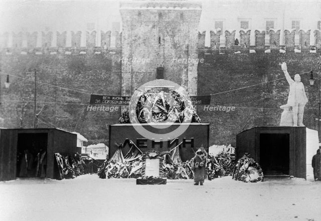 The first temporary Lenin Mausoleum, 1924.