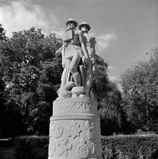 The First World War memorial to the 24th East Surrey Division in Battersea Park, London. Artist: Historic England Staff Photographer