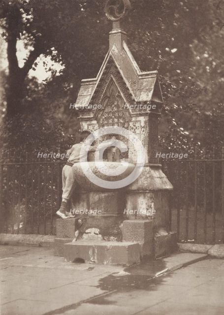 The fountain, Lincoln's Inn. From the album: Photograph album - London, 1920s. Creator: Harry Moult.