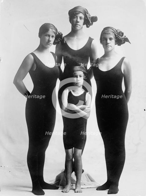 The four Dew Sisters in leotards, 1913. Creators: Bain News Service, George Graham Bain.